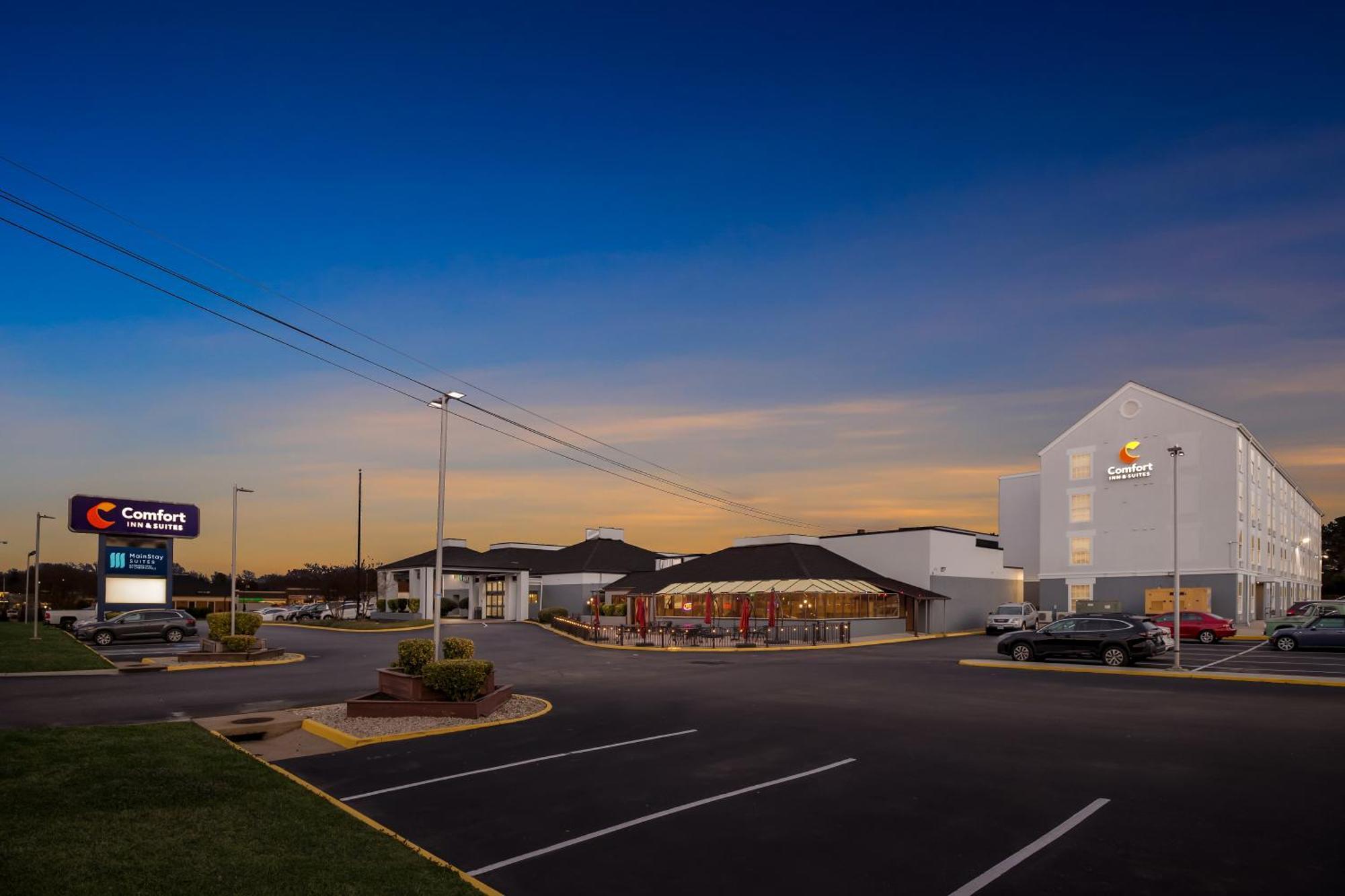 Comfort Inn & Suites Prince George - Fort Gregg Exterior photo